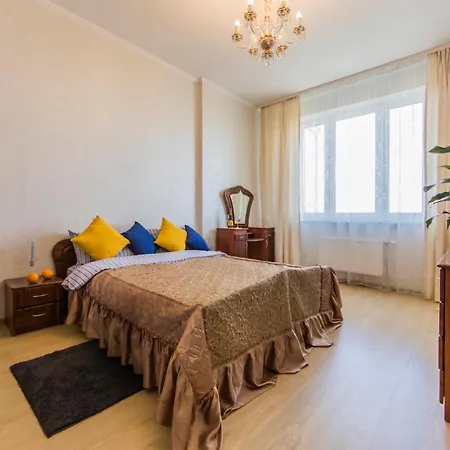 Large 2 Room Apartment With A Beautiful View 2 Min Metro Chernigivska Kyiv Exterior photo