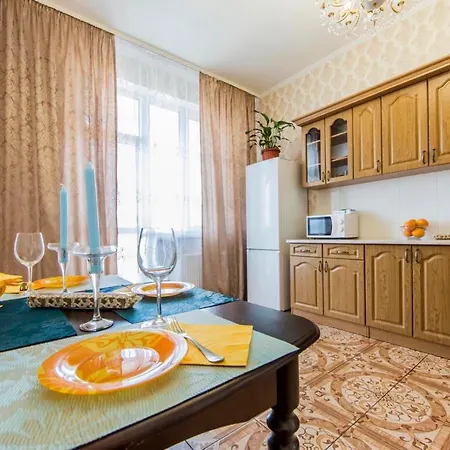 Large 2 Room Apartment With A Beautiful View 2 Min Metro Chernigivska Kyiv Exterior photo