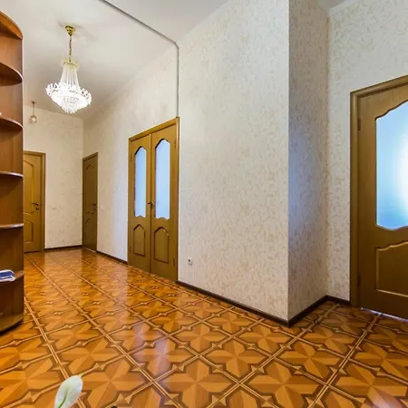 Large 2 Room Apartment With A Beautiful View 2 Min Metro Chernigivska Kyiv Exterior photo