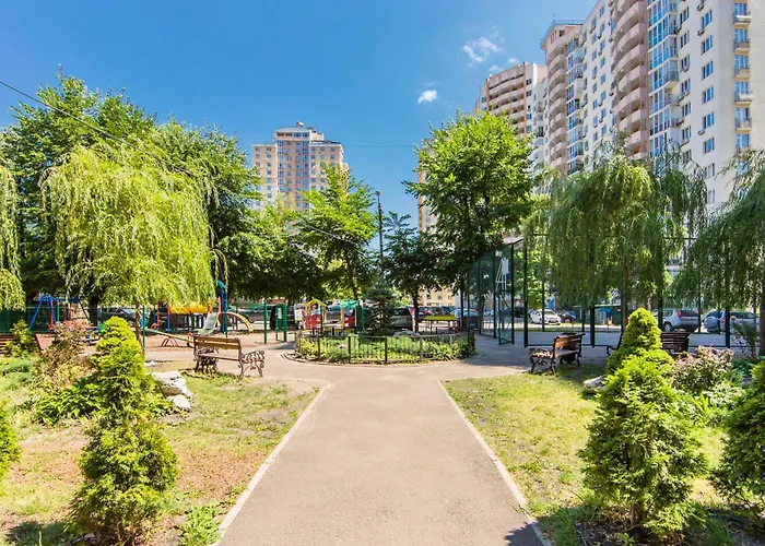 Large 2 Room Apartment With A Beautiful View 2 Min Metro Chernigivska