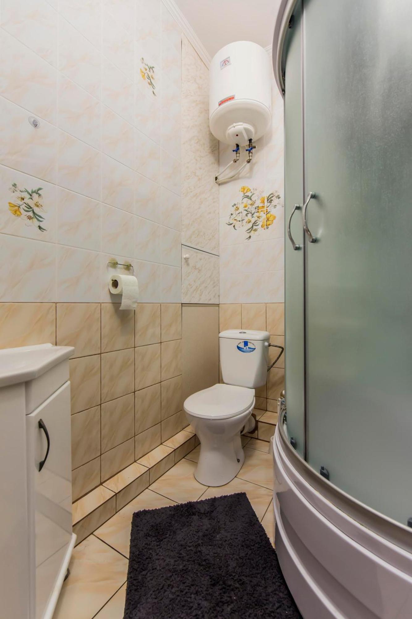 Apartment Large 2 With A Beautiful View 2 Min Metro Chernigivska *